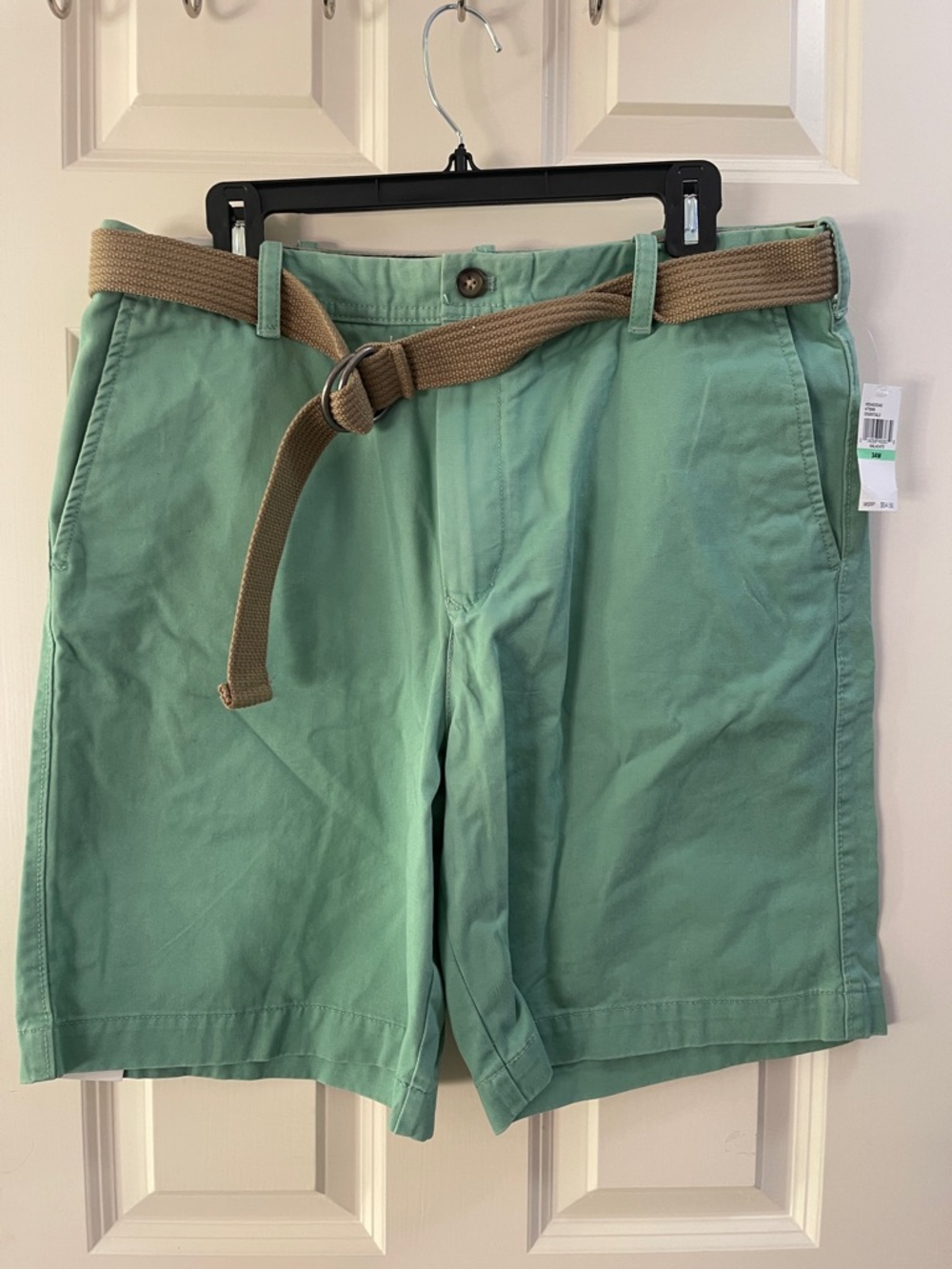 Izod Men's Casual Green Chino Shorts with Tan Belt size 34